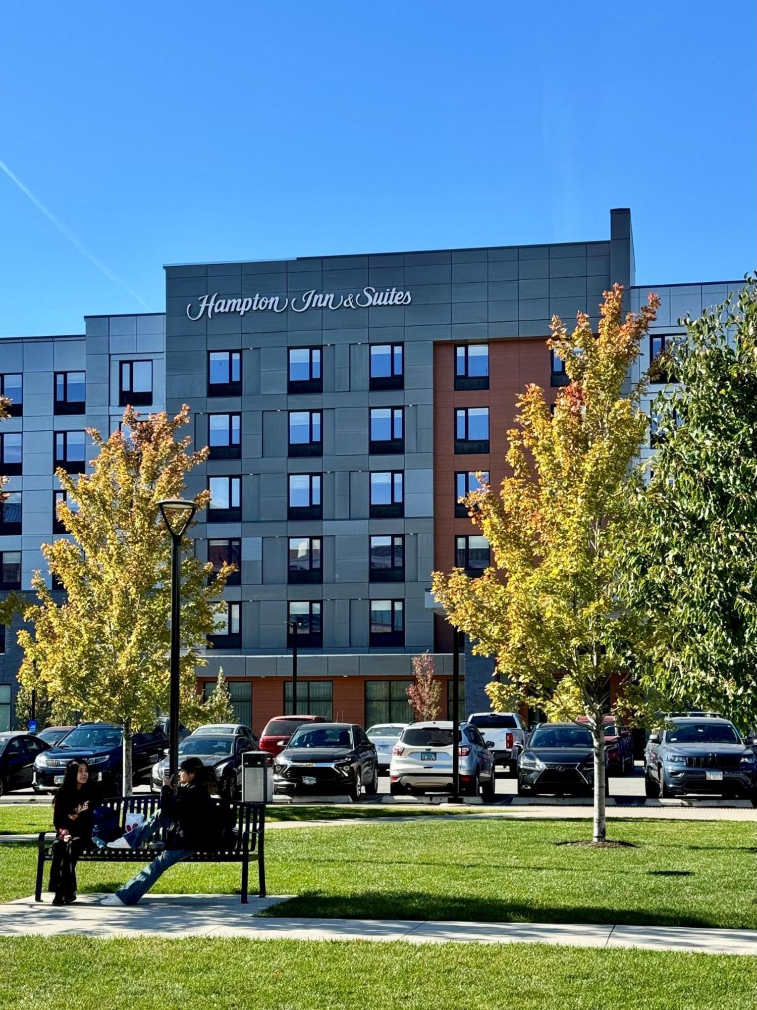 Hampton Inn & Suites Chicago Medical District Uic Exterior foto